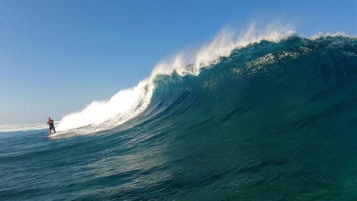 the best destinations to kitesurf with waves