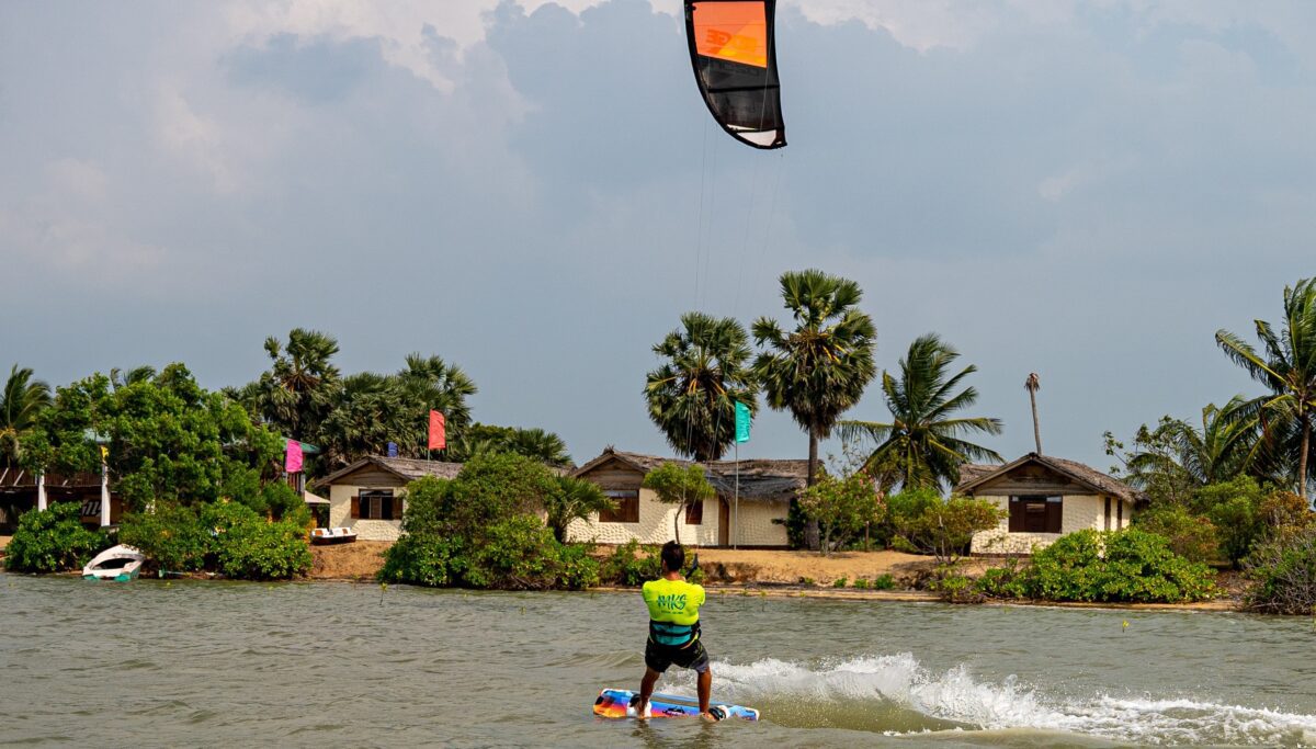 Kite rental Kalpitiya Sri Lanka — Eleveight gear at the lagoon with bungalows